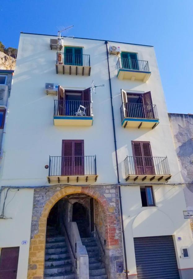 Tra La Rocca E Il Mare Di Cefalù Esterno foto